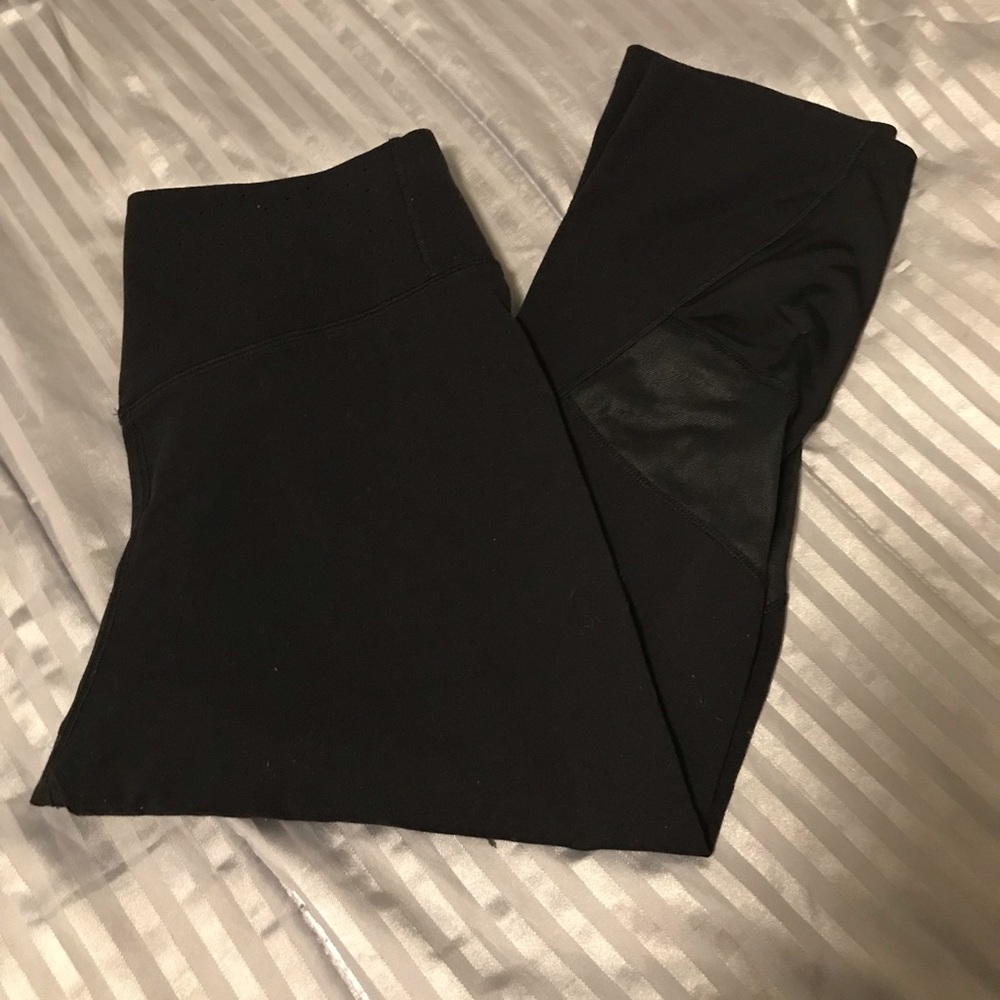 Nike Cropped Capri Leggings